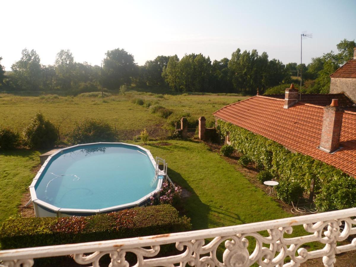 Le Logis Bed & Breakfast Les Pineaux Exterior foto
