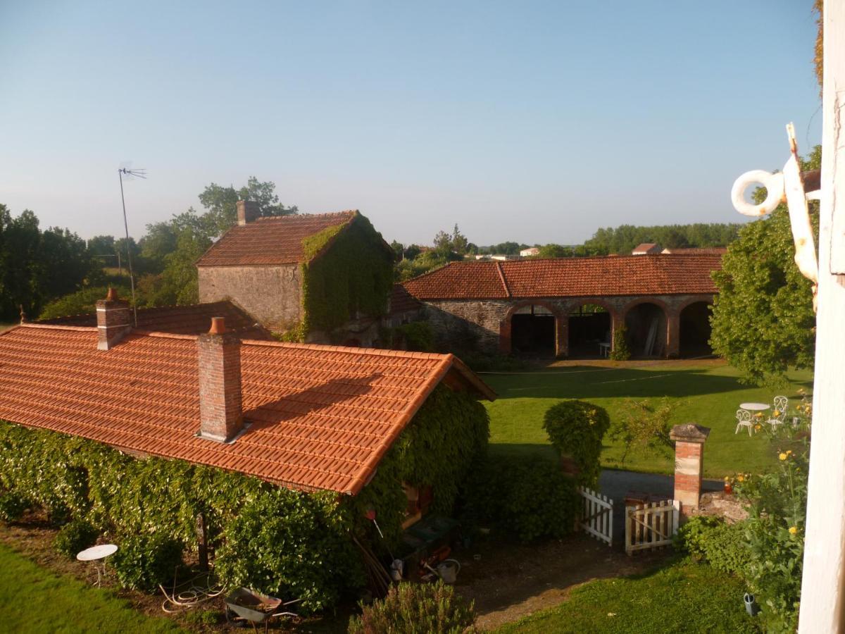 Le Logis Bed & Breakfast Les Pineaux Exterior foto