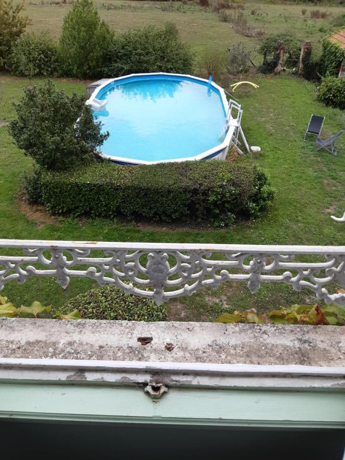 Le Logis Bed & Breakfast Les Pineaux Exterior foto
